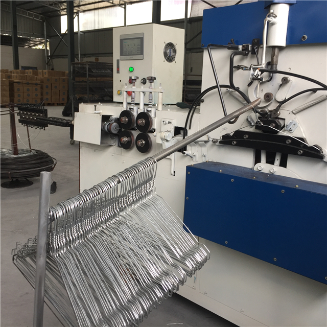 23 25 Pcs / Min Wire Coat Hanger Machine , Automated Cloth Hanger Machine