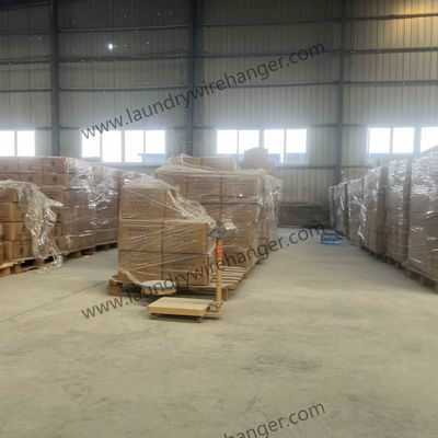 Commercial Strong Coat Hangers Custom Color For Cold Weather Cloth Items