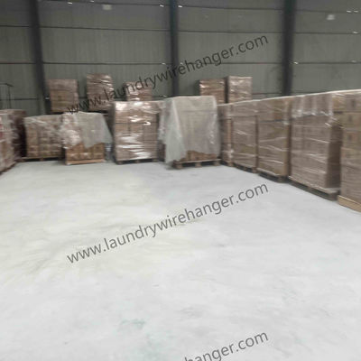 16inch/40cm Hanger Size Coated White Wire Hangers Lightweight and Versatile for Durable Closet Organization