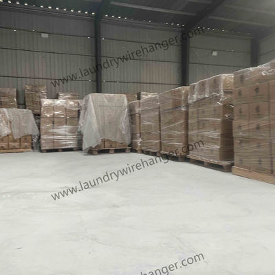 1000 Cartons Per Box Wire Shirt Hangers with Smooth Surface and 1.9mm/14.5gauge Thickness