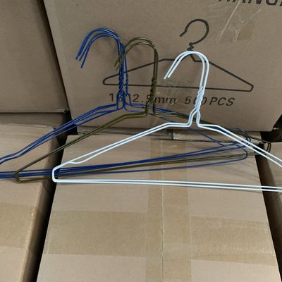 16inch Multi-Purpose White Metal Hangers Strong 14kgs Weight Capacity Ideal for Garment Display and Space Saving Storage