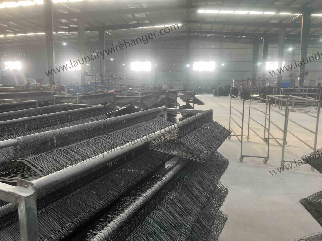 500pcs Per Carton Dry Cleaner Hanger Sturdy Plastic Hangers Supporting 5 Pounds Weight Capacity Perfect for Dry Cleaning Operations