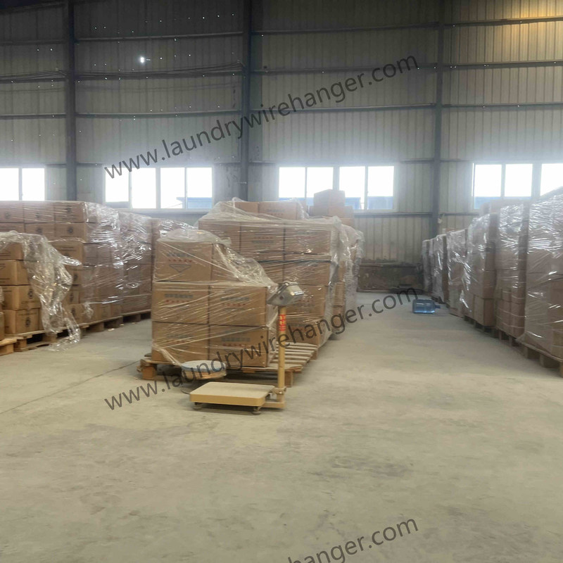 Commercial Strong Coat Hangers Custom Color For Cold Weather Cloth Items