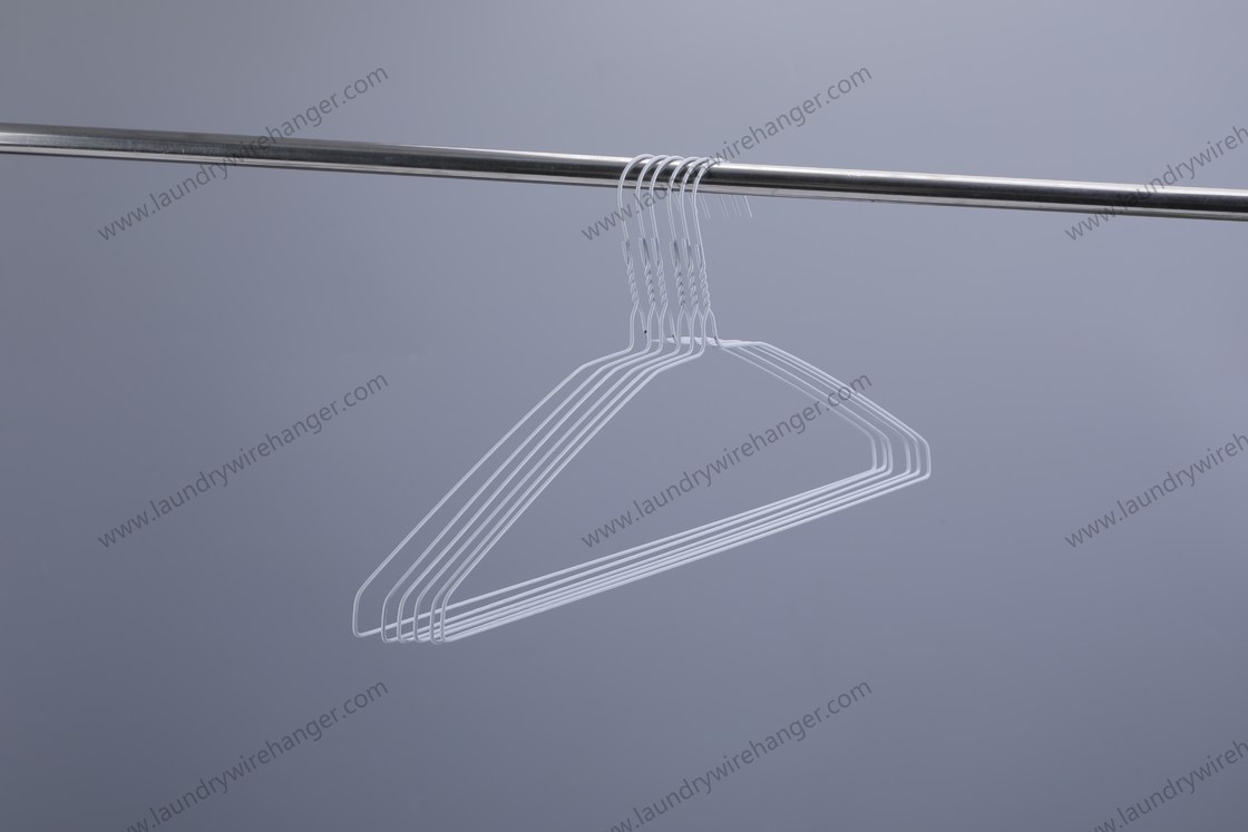 20.5cm Height Galvanized Wire Hangers Standard Size Suitable for Laundry Needs Sturdy and Corrosion Resistant
