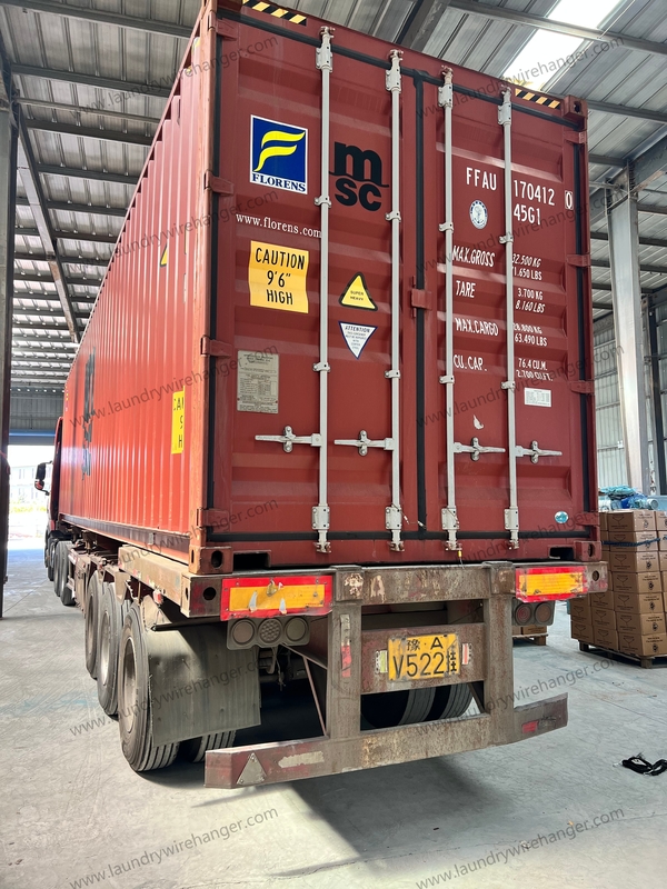 High Loading Capacity Clothes Wire Hanger Rust Resistance Single Tube Style 2450 Boxes for a 40ft Container