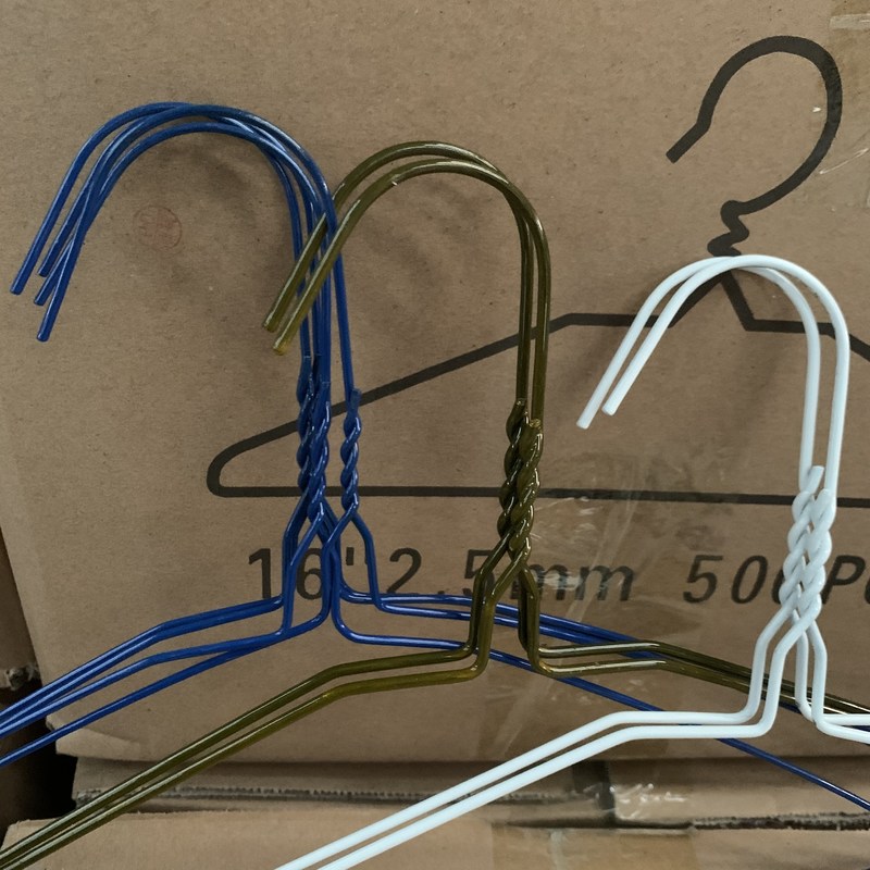 Standard Coated Steel Wire Hangers Rust Proof Clothes Hangers Suitable for Commercial Laundry and Retail Environments